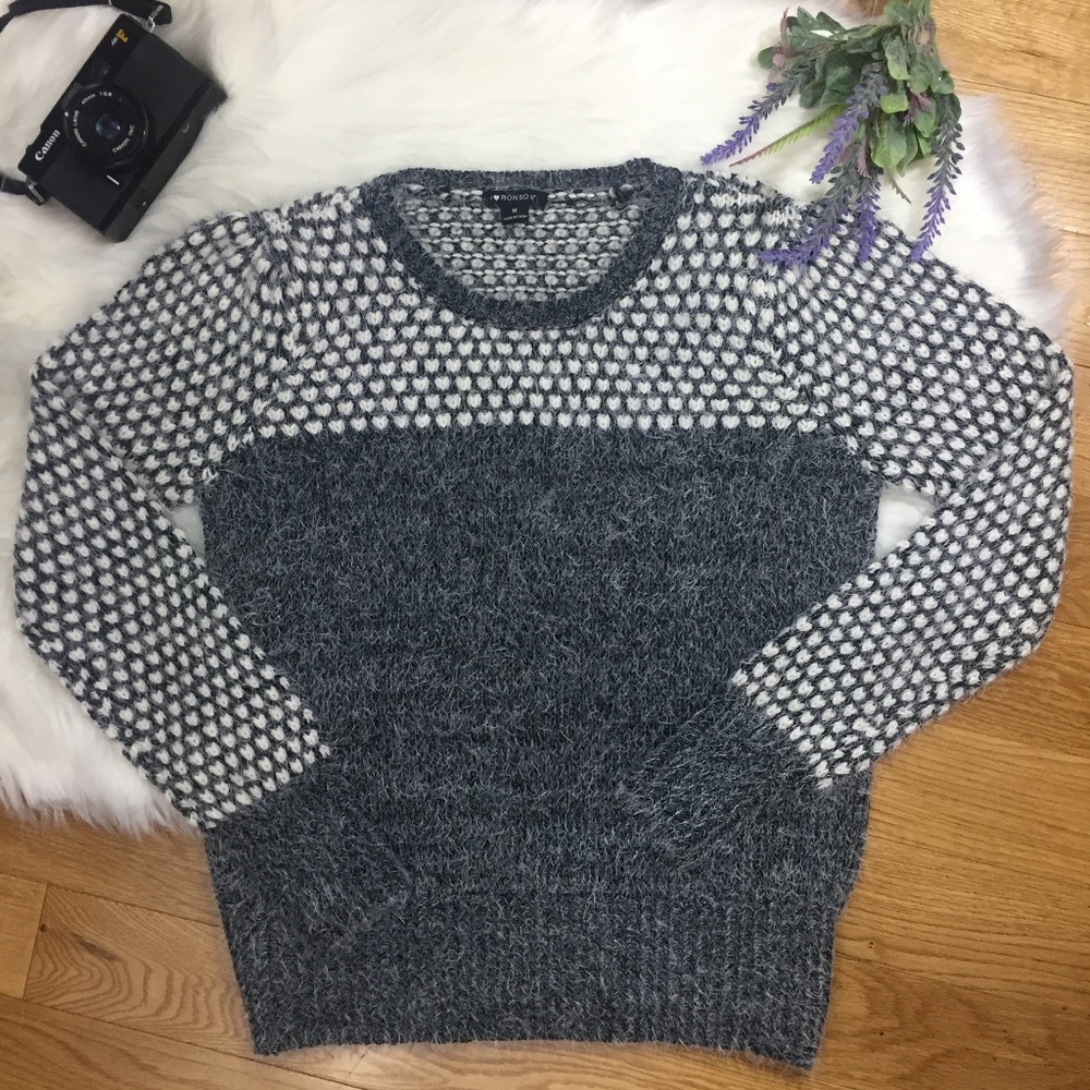 NWT I Love Ronson Fuzzy Knit Heart Gray Sweater M